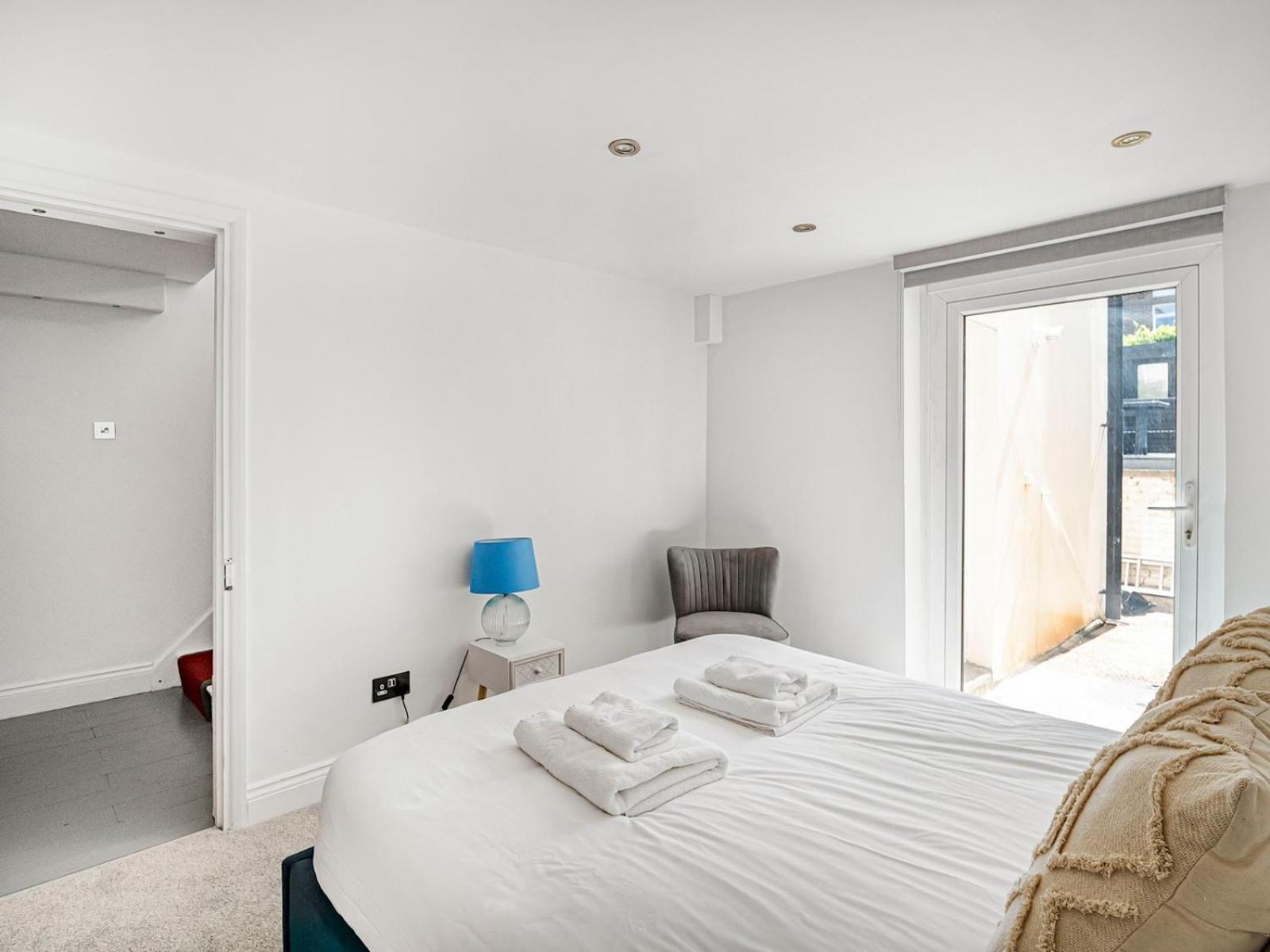 Ferienhaus Stylish Maisonette Pass The Keys London