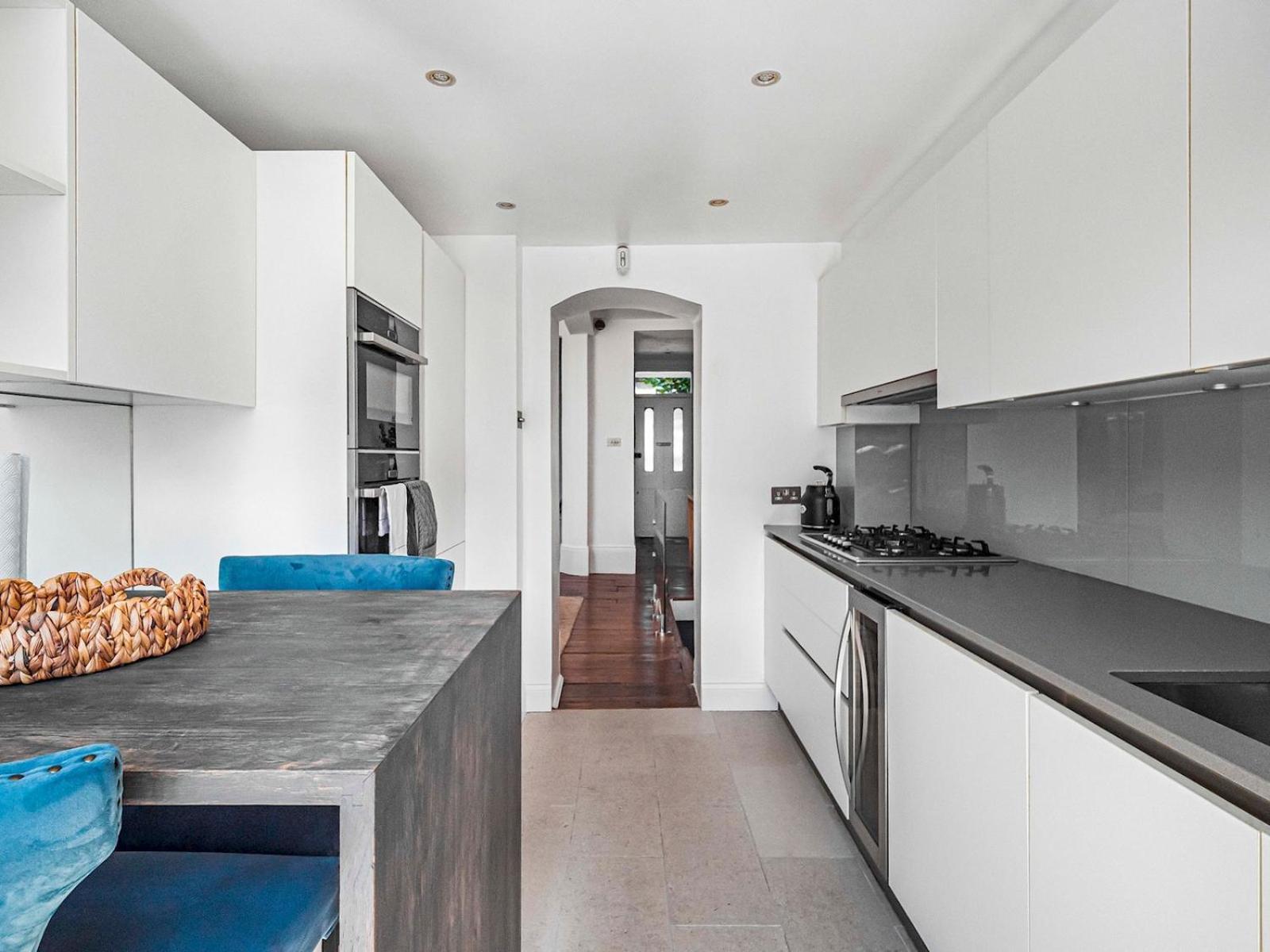 Stylish Maisonette Pass The Keys Londra